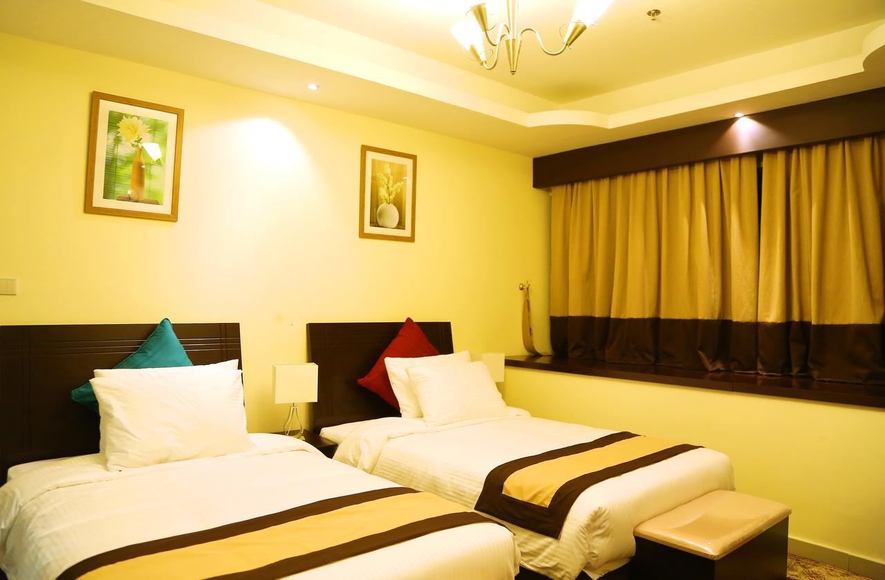 Travellers Hotel Apartment Dubai Exterior photo