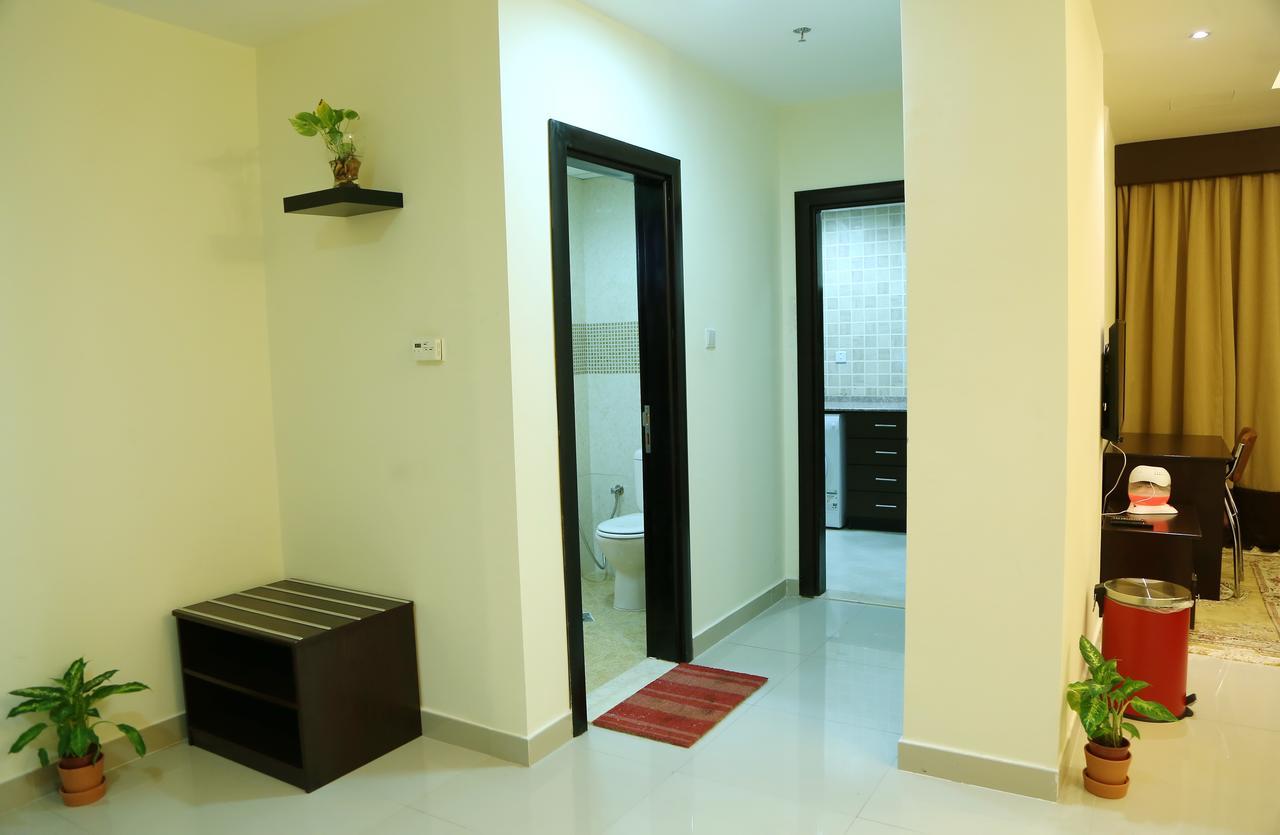 Travellers Hotel Apartment Dubai Exterior photo