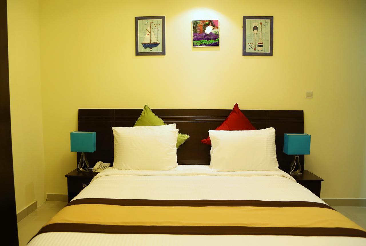 Travellers Hotel Apartment Dubai Exterior photo