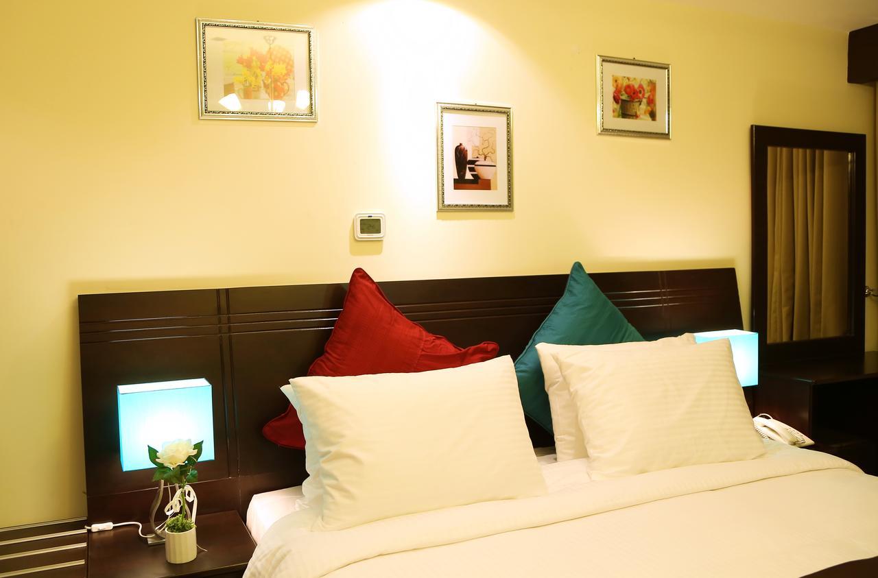 Travellers Hotel Apartment Dubai Exterior photo