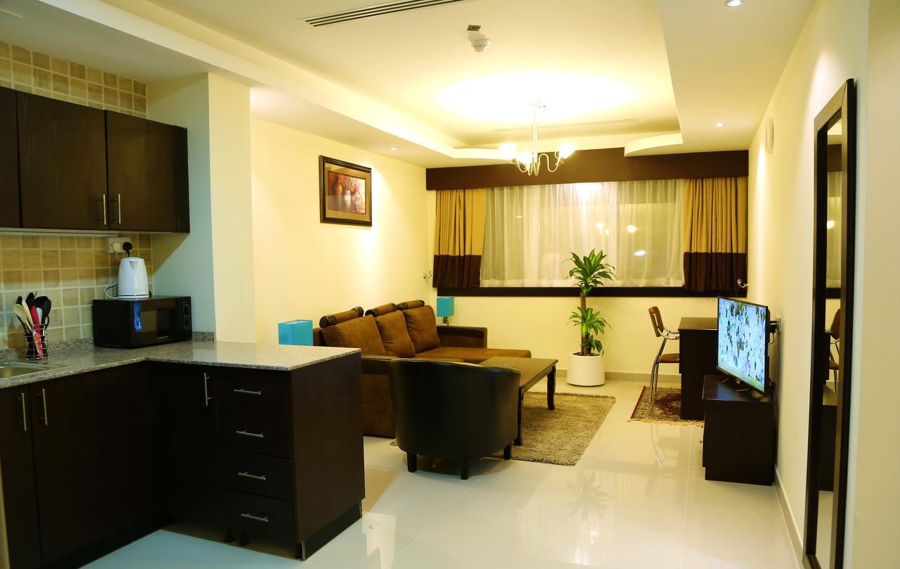 Travellers Hotel Apartment Dubai Room photo
